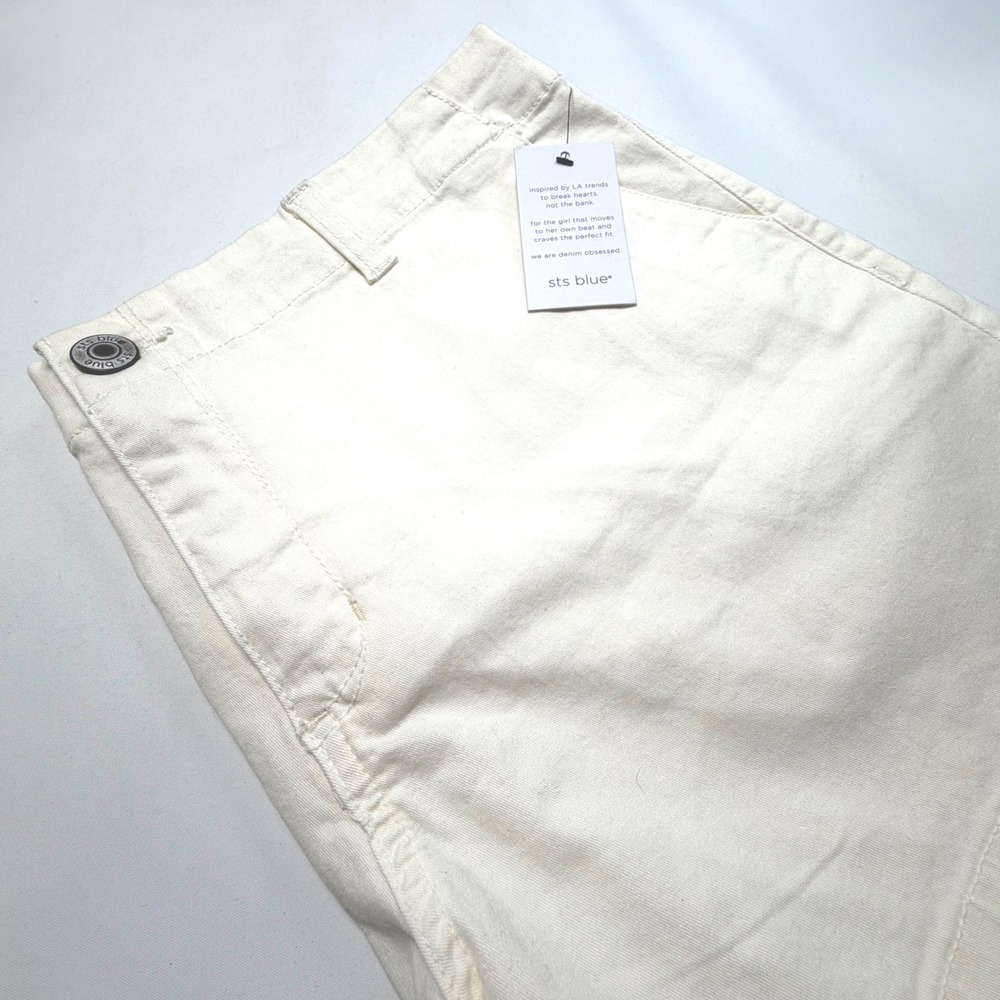 STS Blue Gigi Mid Rise Shorts Womens 33 Cream Stretch Denim NWT